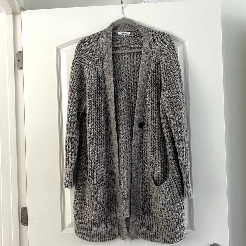 Cozy, knit cardigan with pockets